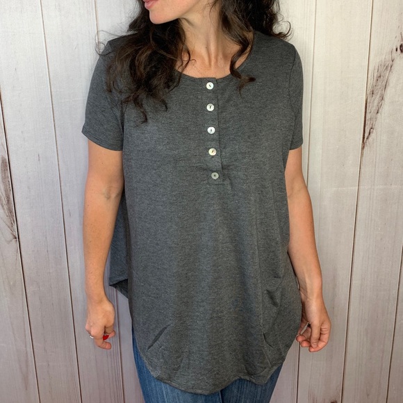 ⚡️LAST ONE⚡️Julia- grey tee with shell buttons - Picture 5 of 8